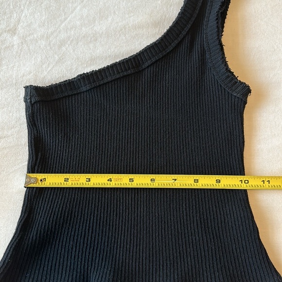 NWOT UO Women’s One Shoulder Ribbed Crop Top in Black Size M - Picture 5 of 10